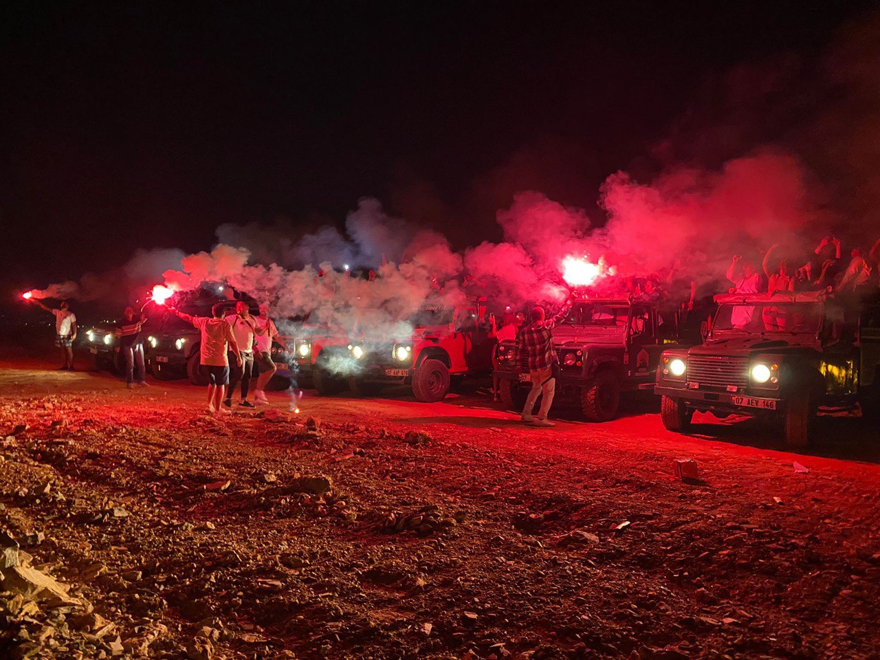 photo_6007857338511375114_y